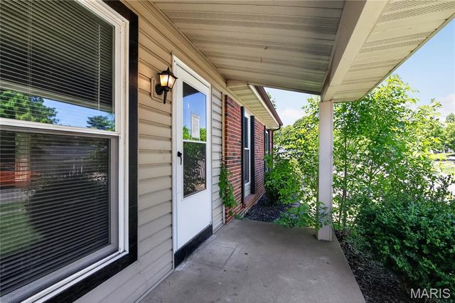 12109 La Padera Lane, St Louis, MO 63033
