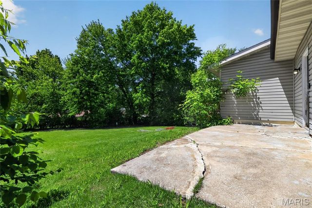 12109 La Padera Lane, St Louis, MO 63033