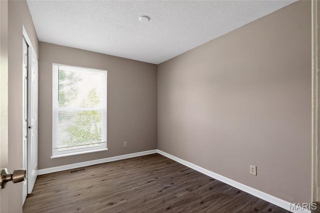 12109 La Padera Lane, St Louis, MO 63033