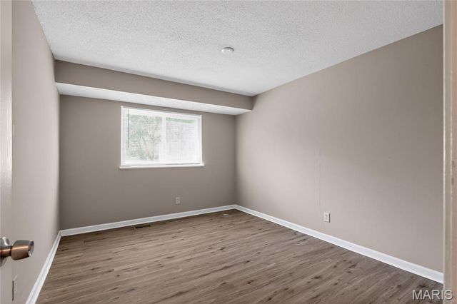 12109 La Padera Lane, St Louis, MO 63033