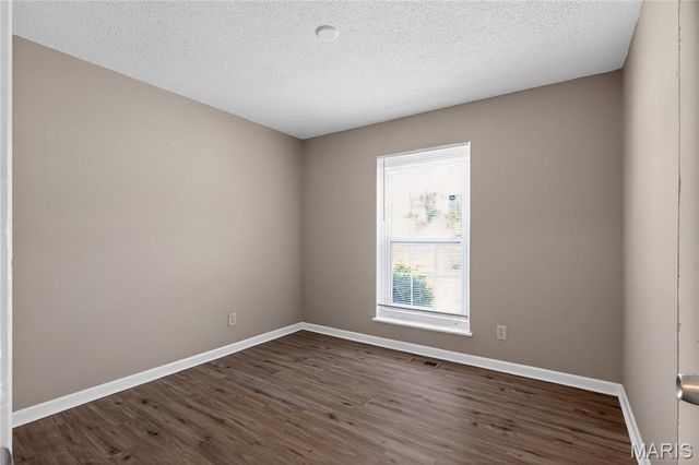 12109 La Padera Lane, St Louis, MO 63033