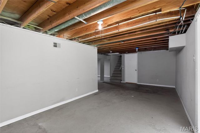 12109 La Padera Lane, St Louis, MO 63033