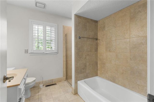 10401 Askew Avenue, Kansas City, MO 64137