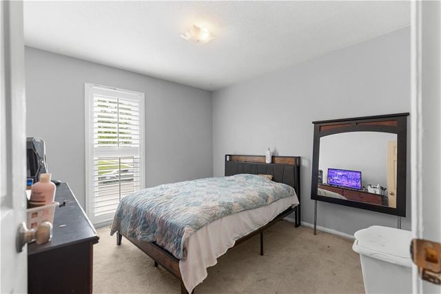 10401 Askew Avenue, Kansas City, MO 64137