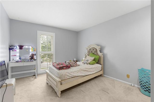10401 Askew Avenue, Kansas City, MO 64137