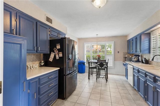 10401 Askew Avenue, Kansas City, MO 64137