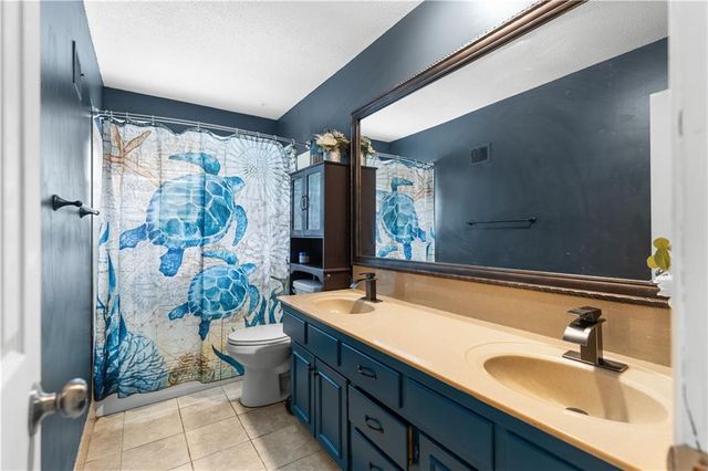 10401 Askew Avenue, Kansas City, MO 64137
