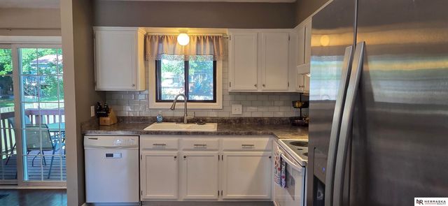 6139 NW 10th Street, Lincoln, NE 68521