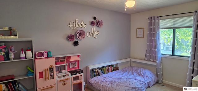 6139 NW 10th Street, Lincoln, NE 68521