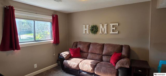 6139 NW 10th Street, Lincoln, NE 68521