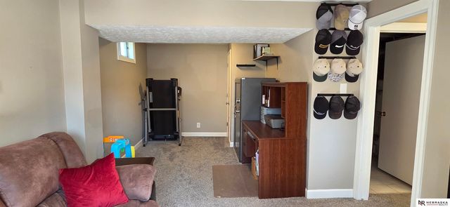 6139 NW 10th Street, Lincoln, NE 68521
