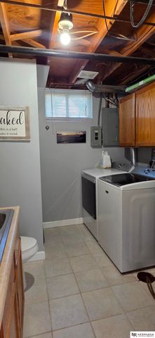 6139 NW 10th Street, Lincoln, NE 68521