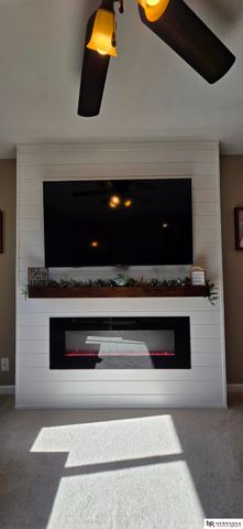 6139 NW 10th Street, Lincoln, NE 68521