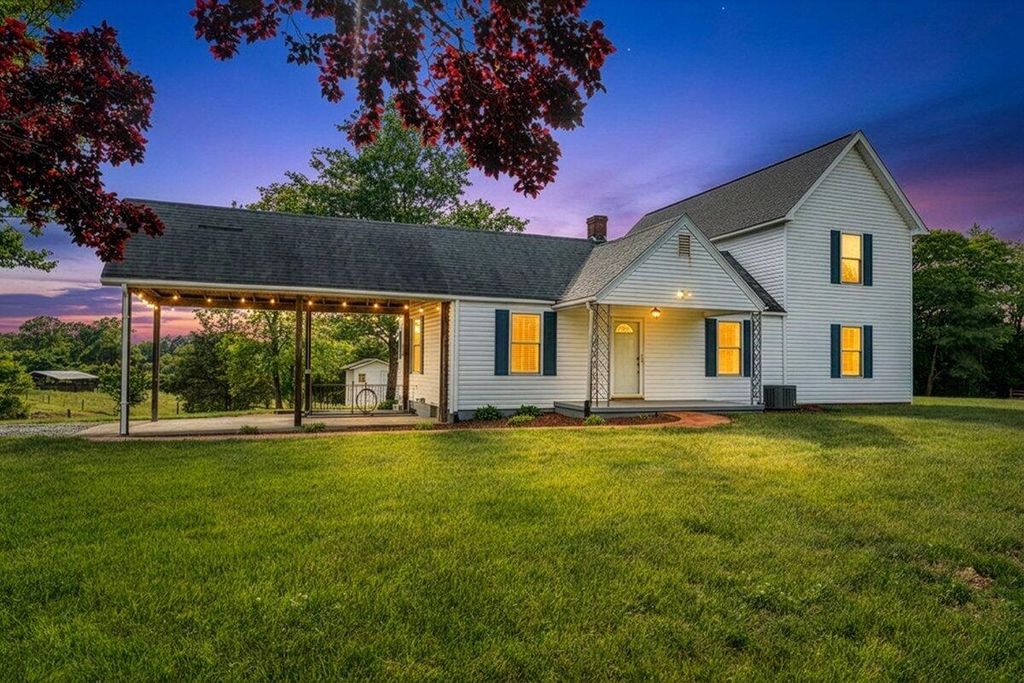 193 Simmons Creek RD, Union Hall, VA 24176