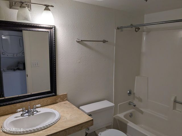 461 W HOLMES Avenue 311, Mesa, AZ 85210