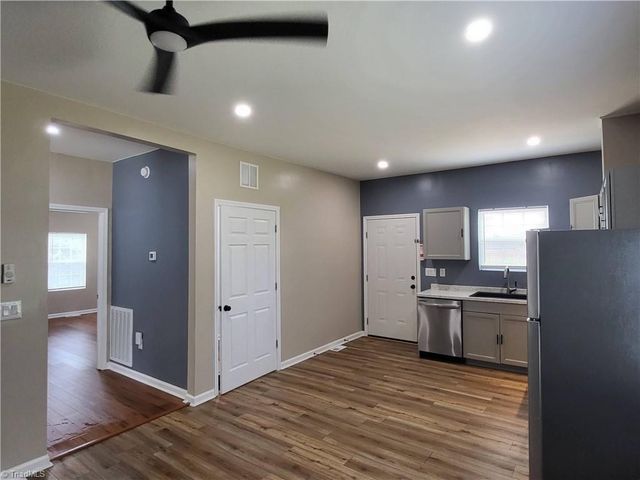 12 Forest Hill Road, Lexington, NC 27295