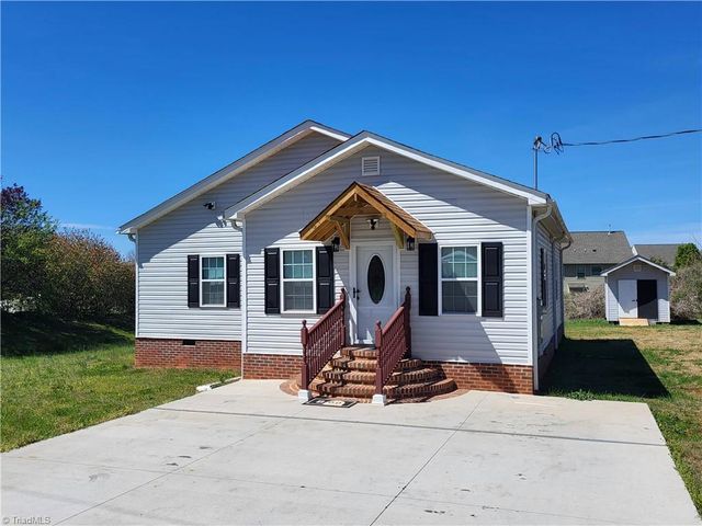 12 Forest Hill Road, Lexington, NC 27295