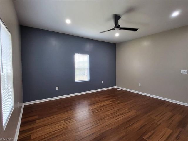 12 Forest Hill Road, Lexington, NC 27295