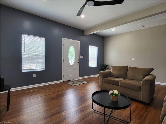 12 Forest Hill Road, Lexington, NC 27295