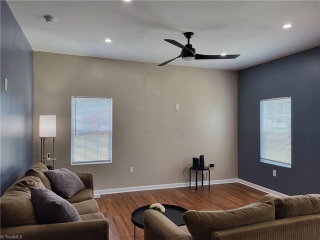 12 Forest Hill Road, Lexington, NC 27295