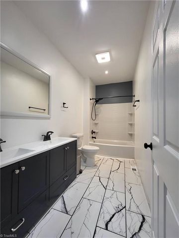 12 Forest Hill Road, Lexington, NC 27295