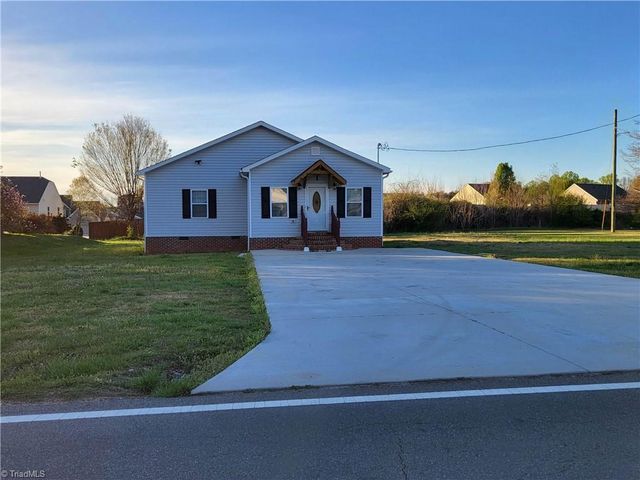 12 Forest Hill Road, Lexington, NC 27295