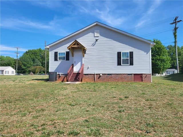 12 Forest Hill Road, Lexington, NC 27295