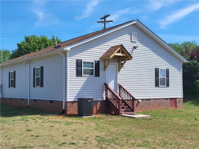 12 Forest Hill Road, Lexington, NC 27295