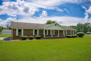 945 Quinland Lake Rd, Cookeville, TN 38506