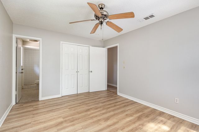 2200 Clover Park Drive, Arlington, TX 76013