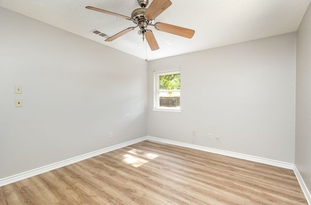 2200 Clover Park Drive, Arlington, TX 76013