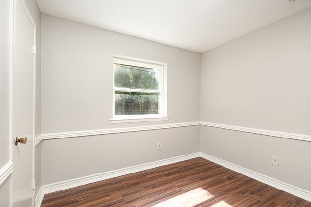2200 Clover Park Drive, Arlington, TX 76013