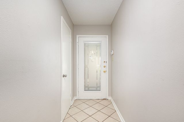 2200 Clover Park Drive, Arlington, TX 76013