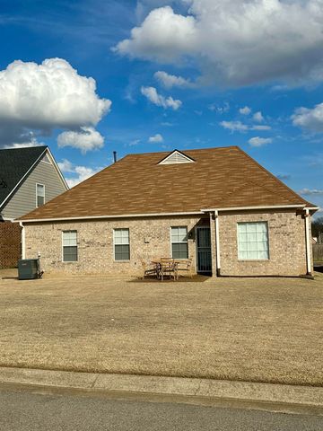 1147 W CORTONA CIR, Memphis, TN 38018