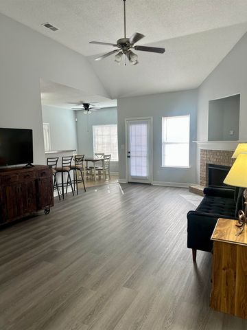 1147 W CORTONA CIR, Memphis, TN 38018