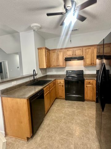 1147 W CORTONA CIR, Memphis, TN 38018