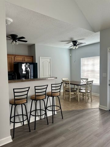 1147 W CORTONA CIR, Memphis, TN 38018