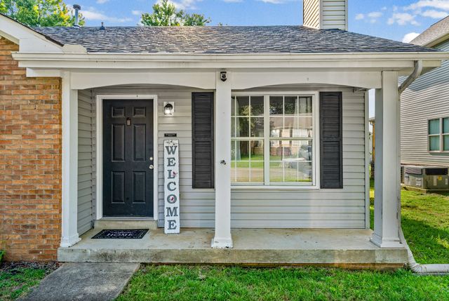70 Grassmire Dr, Clarksville, TN 37042