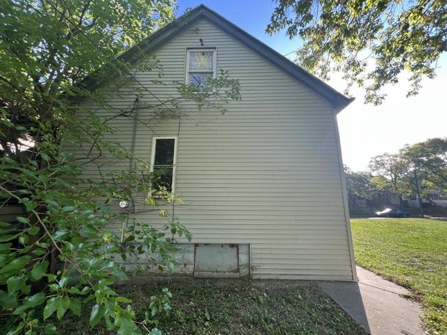 3251 N 25th STREET, Milwaukee, WI 53206