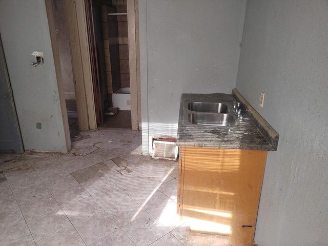 3251 N 25th STREET, Milwaukee, WI 53206