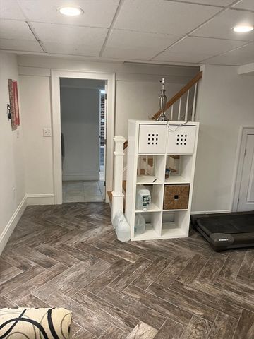 24 Leslie Rd B, Newton, MA 02466