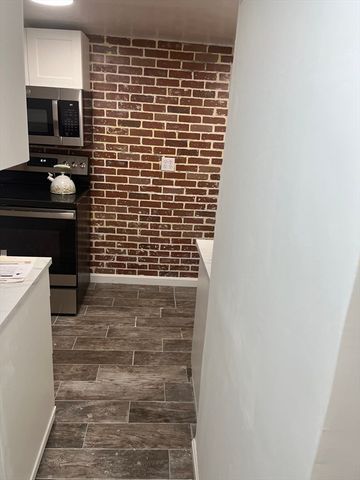 24 Leslie Rd B, Newton, MA 02466