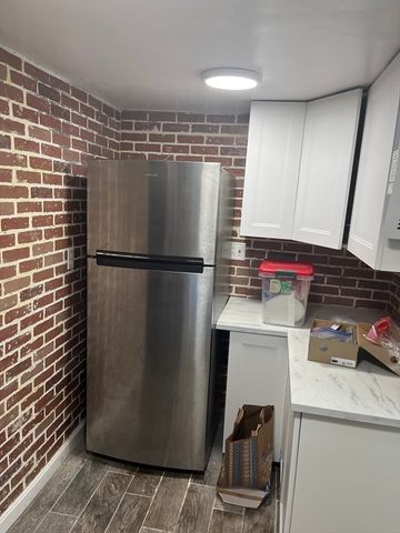 24 Leslie Rd B, Newton, MA 02466