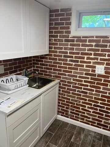 24 Leslie Rd B, Newton, MA 02466