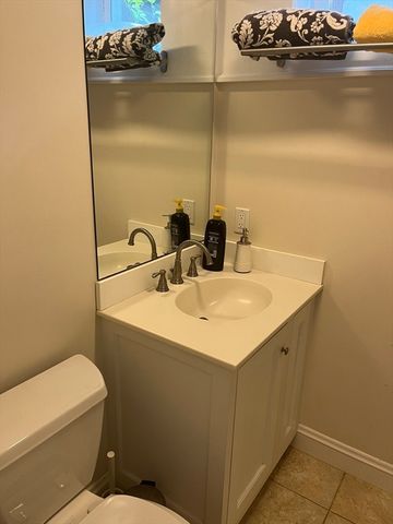 24 Leslie Rd B, Newton, MA 02466