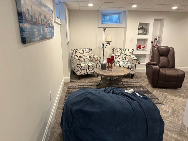24 Leslie Rd B, Newton, MA 02466