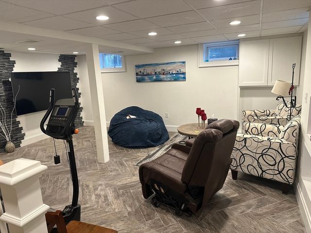 24 Leslie Rd B, Newton, MA 02466