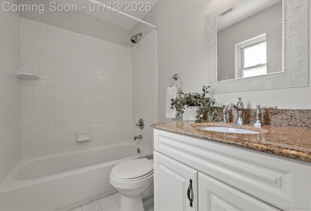 16249 Birwood Avenue, Beverly Hills Village, MI 48025