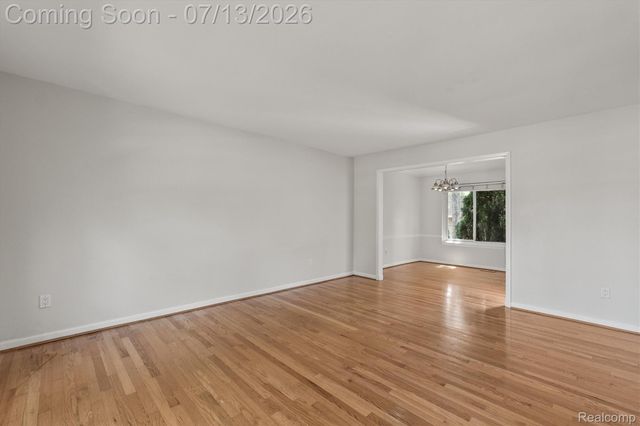 16249 Birwood Avenue, Beverly Hills Village, MI 48025