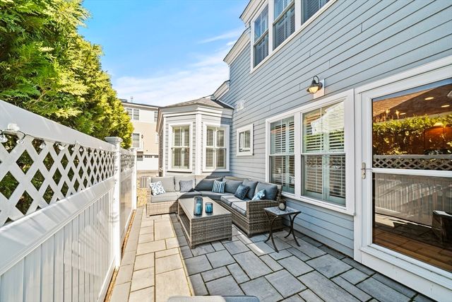 3 Sandpiper Green, Weymouth, MA 02190